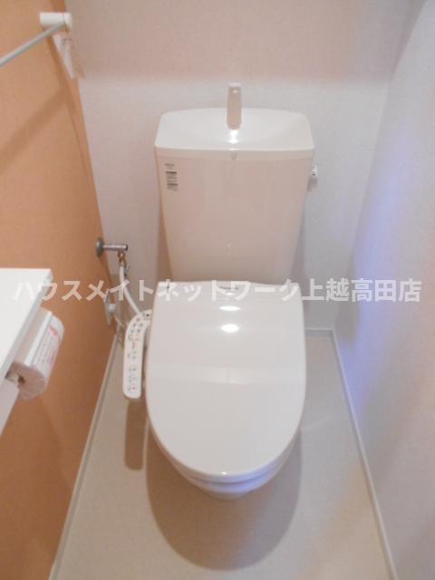 トイレ　温水洗浄暖房便座