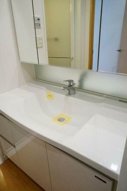 洗面設備　※別部屋の参考写真です。