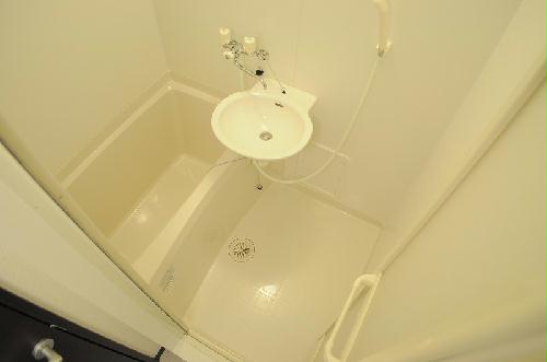 バス・シャワールーム　洗面部分付きのお風呂
