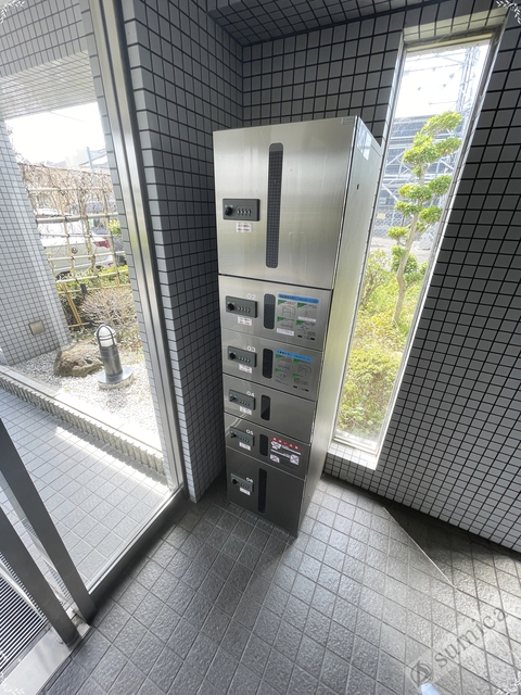 エントランス　便利な宅配ボックスを完備♪♪