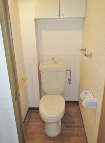相鉄本線 二俣川駅 徒歩15分 5階建 築28年のトイレ写真