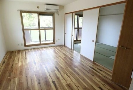 相鉄本線 二俣川駅 徒歩15分 5階建 築28年の居間写真