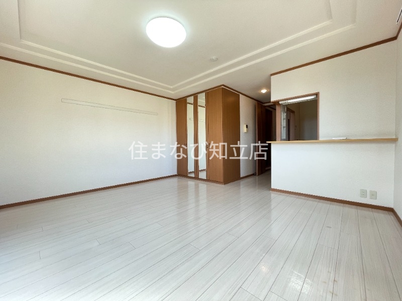 居室・リビング　同型別部屋写真