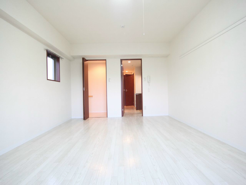 居室・リビング　洋室11.1帖　ウォークインクローゼット（収納充実してます）