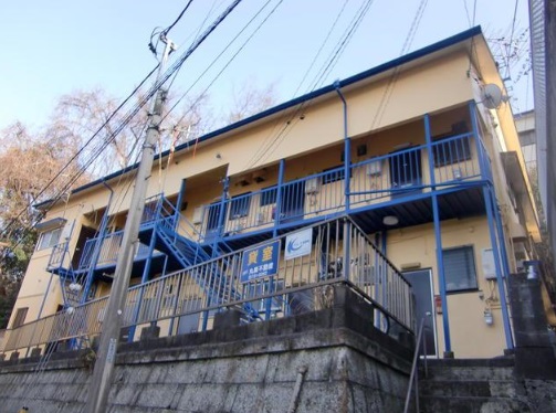 建物外観　駅からほぼ平坦で徒歩５分！敷金・礼金なし！初期費用抑えめ！