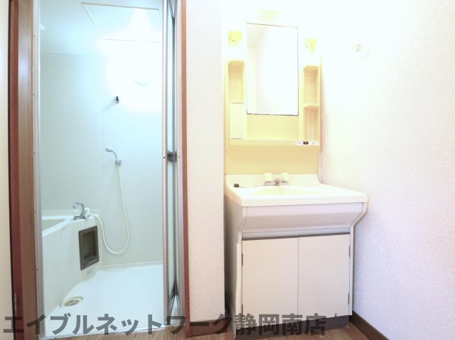 洗面設備　広い洗面スペース