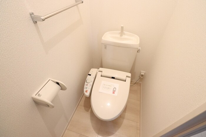 トイレ　温水洗浄暖房便座