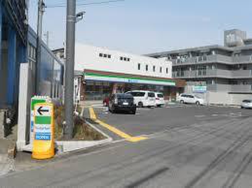 コンビニ　ファミリーマート さちが丘店（コンビニ）まで149m