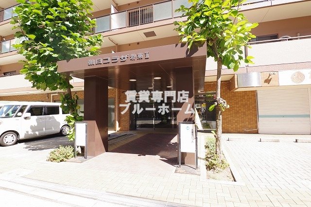 エントランス　オートロック付のエントランス！