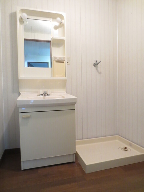 洗面設備　５０６　洗面台　洗濯機置き場