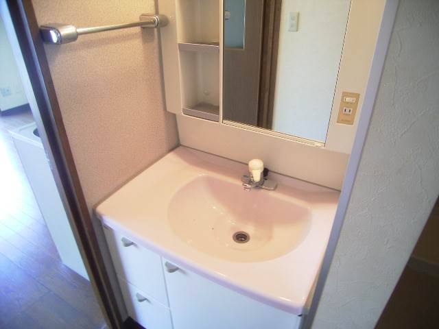 洗面設備　同間取り別室写真です現況を優先します。（201）
