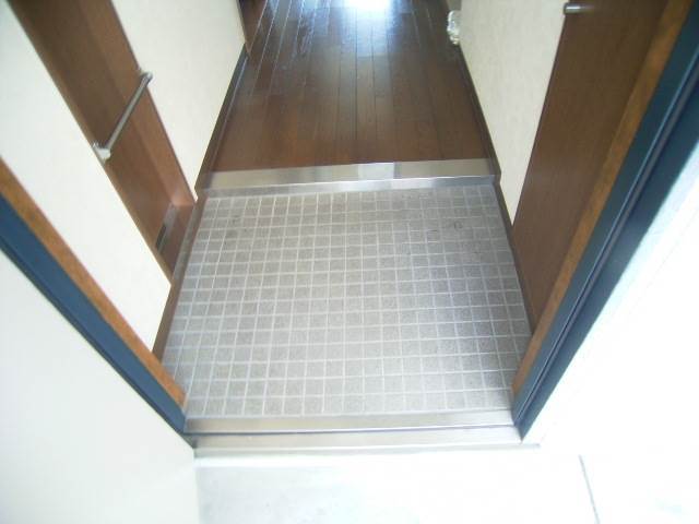 玄関　同間取り別室写真です現況を優先します。（201）