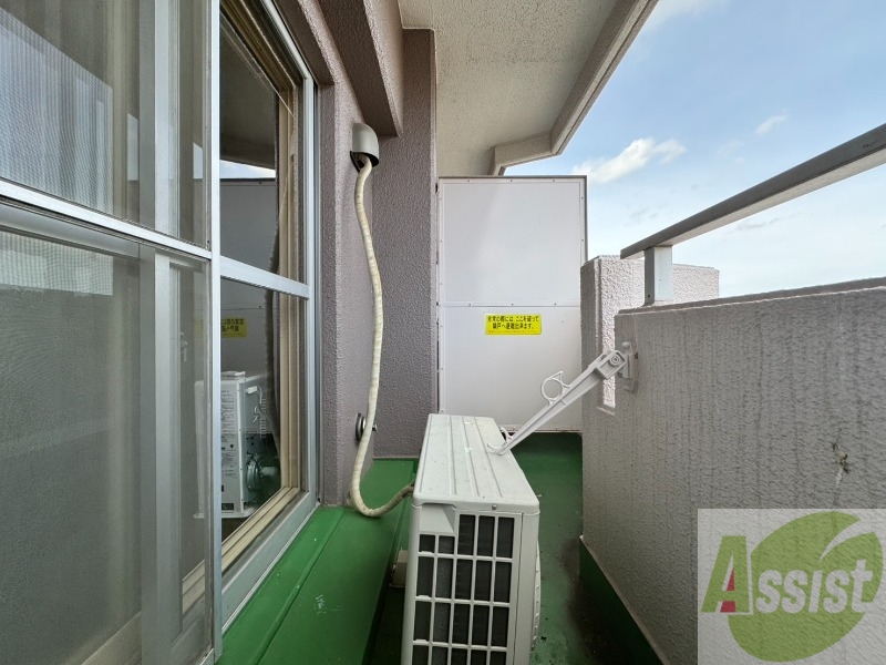 バルコニー　バルコニーです。洗濯物を干したり一息ついたりできますね！