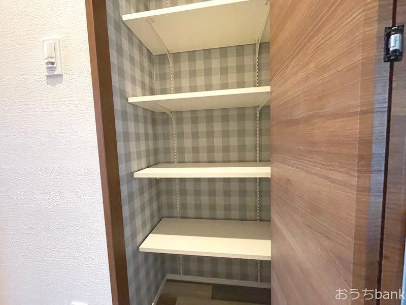 収納　シューズボックスが付いていますよ。玄関もスッキリ片付きます。