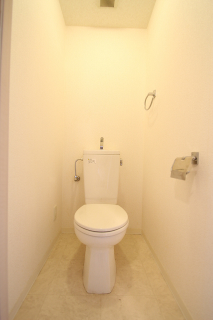 トイレ　※別室の参考写真です