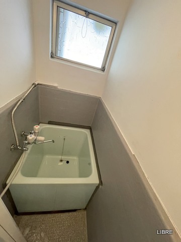 バス・シャワールーム　窓付きのお風呂！