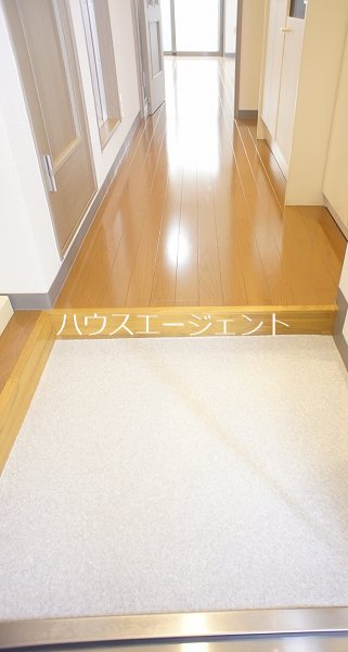 玄関　※参考画像