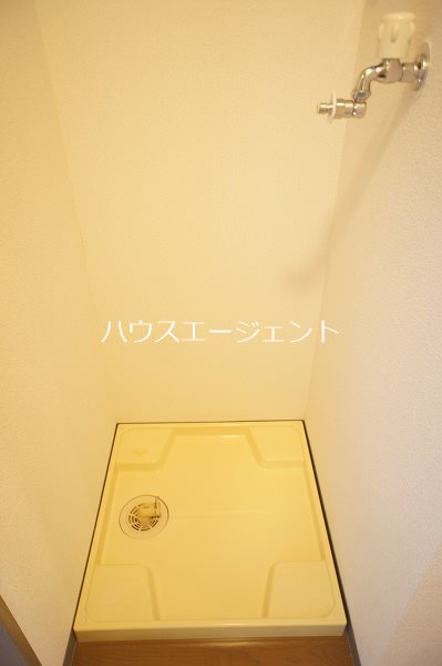 その他設備　室内洗濯機置場です。※参考画像
