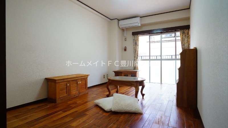 居室・リビング　同型別部屋写真