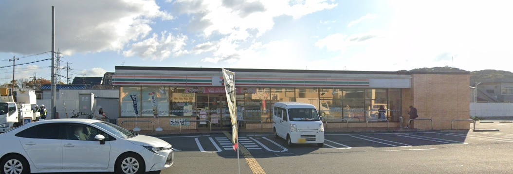 コンビニ　セブンイレブン 藤井寺古室3丁目店（コンビニ）まで646m