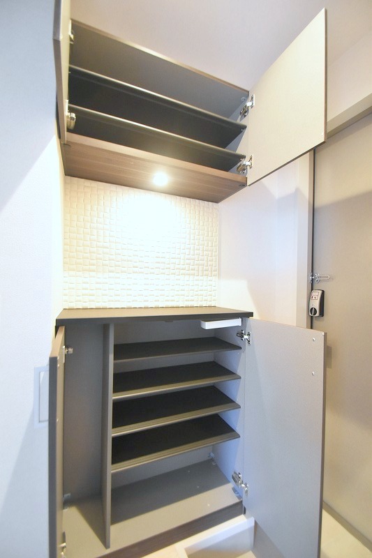 玄関　リバーサイドクレド