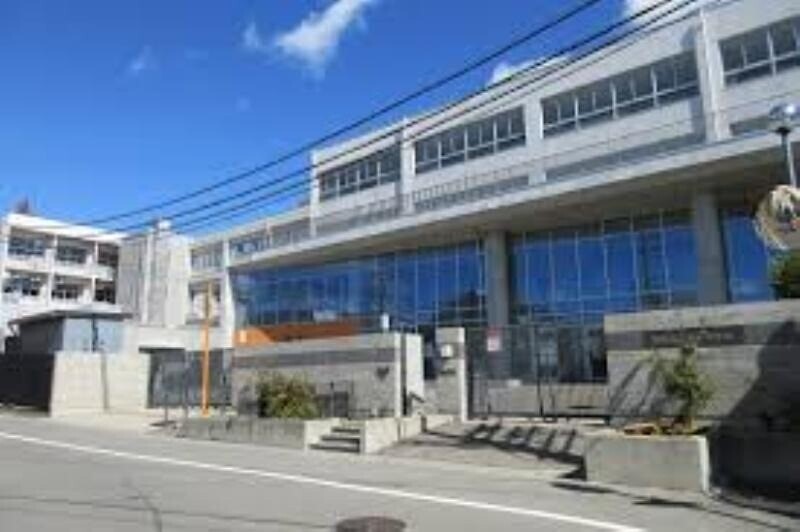 中学校　箕面市立第一中学校（中学校）まで1298m