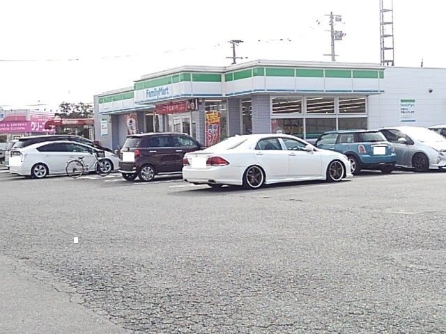 コンビニ　ファミリーマート西牟田谷川店（コンビニ）まで1400m