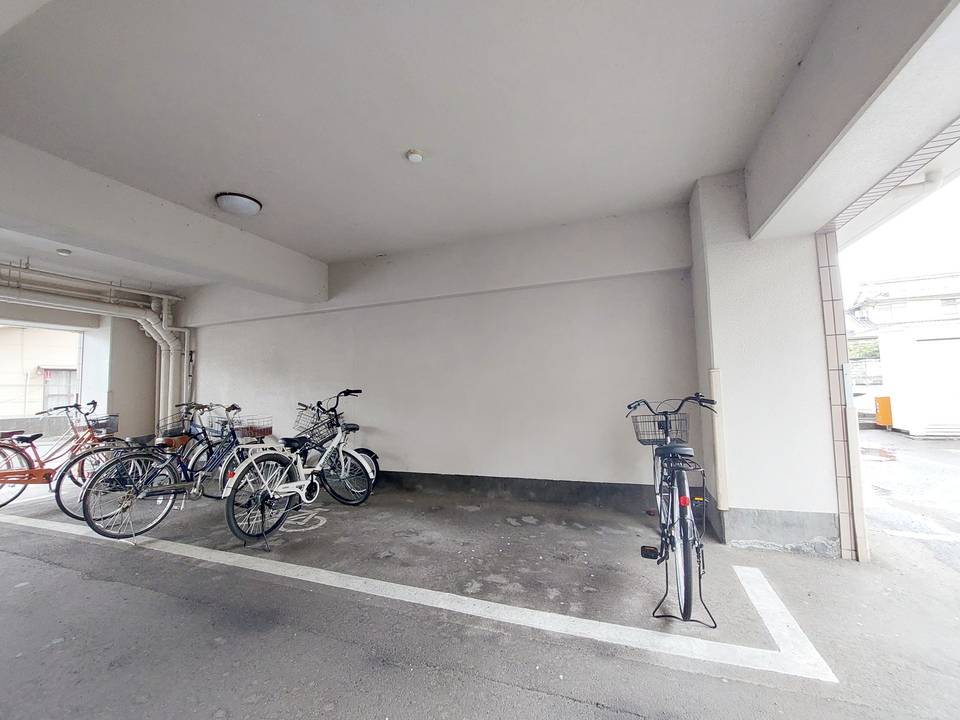 駐車場　駐輪場