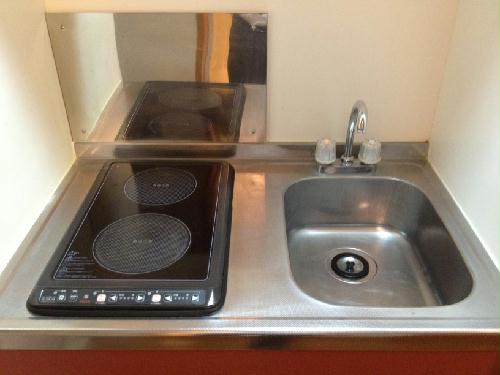 キッチン　電気コンロが2口あるタイプ