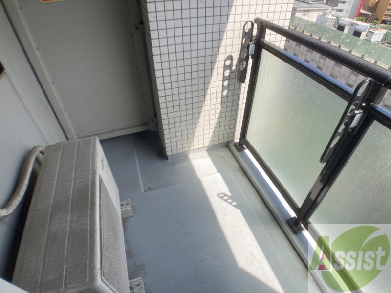 バルコニー　こちらはバルコニー。洗濯物が干せるようになっています。