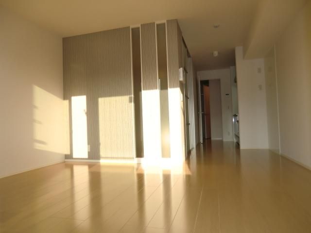 居室・リビング　広々リビング１２．３帖