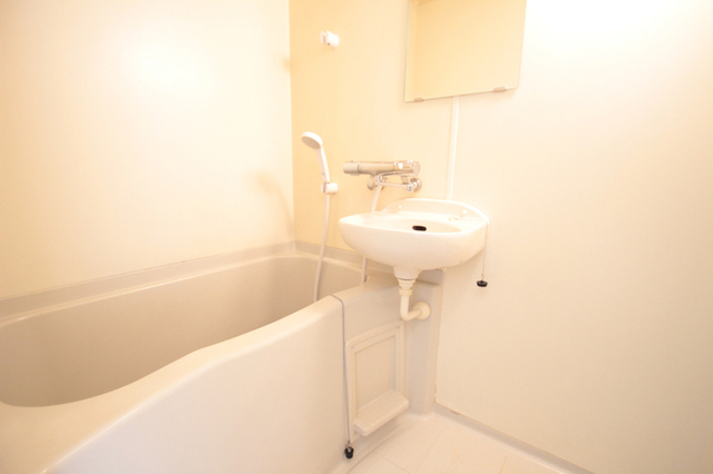 洗面設備　別室の参考写真です。※現況優先