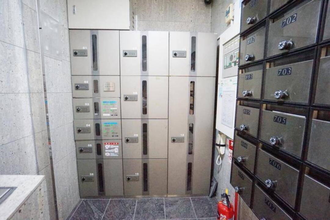 エントランス　宅配ボックス