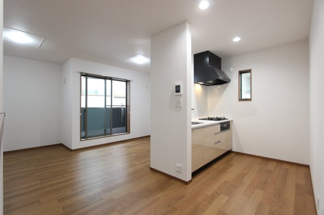 居室・リビング　参考写真です。現況優先。