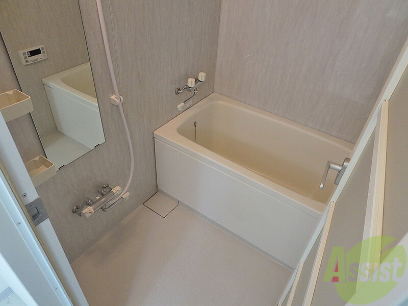 バス・シャワールーム　バスタイムは至福の時。大きな鏡もうれしいポイントです～