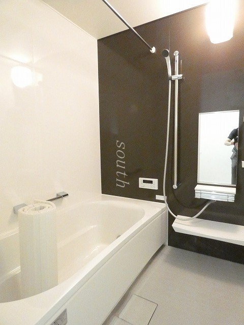 バス・シャワールーム　浴室乾燥機付きのお風呂