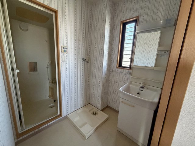洗面設備　別号室です　現状を優先します
