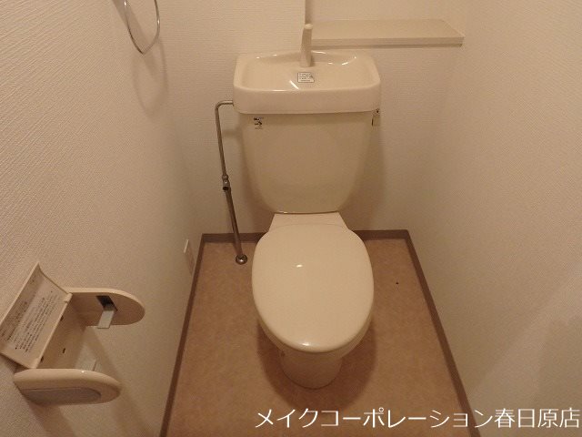 トイレ　写真は同型タイプ
