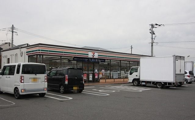 コンビニ　セブンイレブン（コンビニ）まで600m