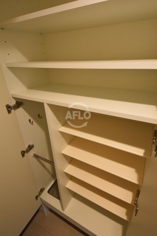 収納　エスリード谷町四丁目 下足入れ