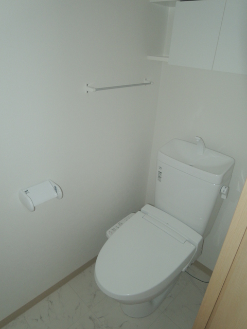 トイレ　温水洗浄便座