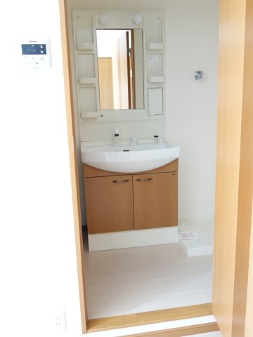 洗面設備　シャワー付洗面台