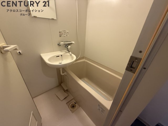 バス・シャワールーム　シンプルな2点ユニットバス