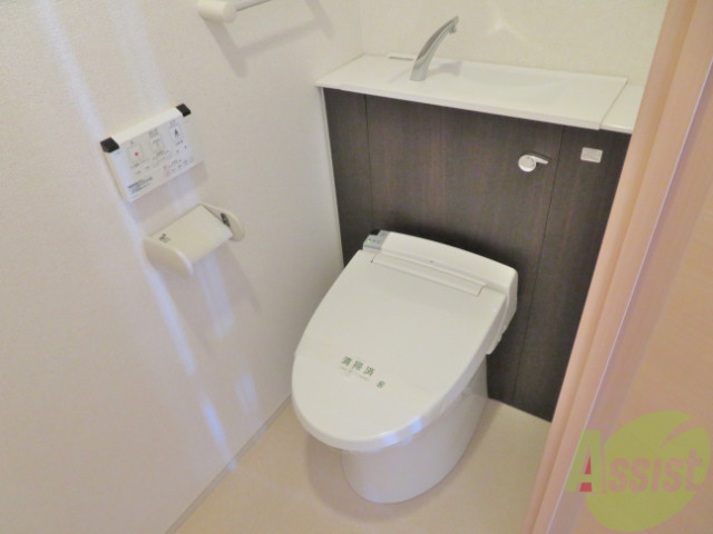 トイレ　トイレは、嬉しいウォシュレット付きです。