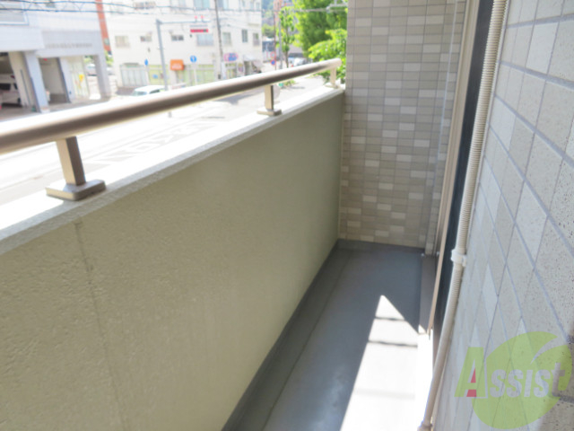 バルコニー　こちらのバルコニーで、洗濯物干しもバッチリです。