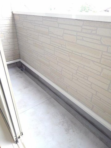 バルコニー　【サンクレイン】バルコニーからの眺めを楽しみながら食事をしま