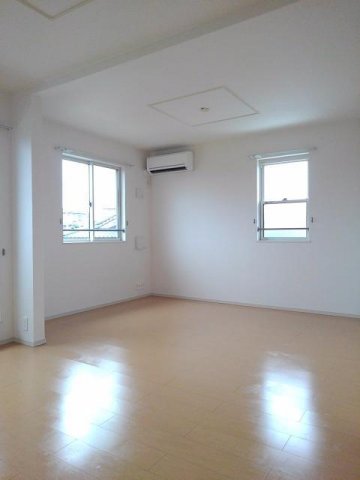 居室・リビング　【サンクレイン】リビングです