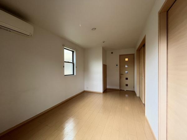 居室・リビング　明るいお部屋です！