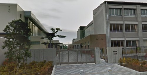 中学校　日高中学校（中学校）まで569m