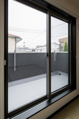 バルコニー　外からの目が気にならないバルコニーで洗濯物が干せます